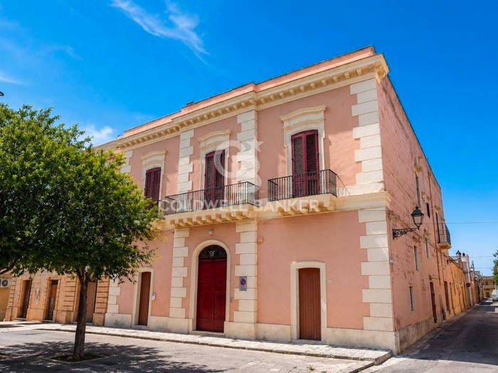 Casa con 6 locali in vendita in Piazza Umberto I, Casarano