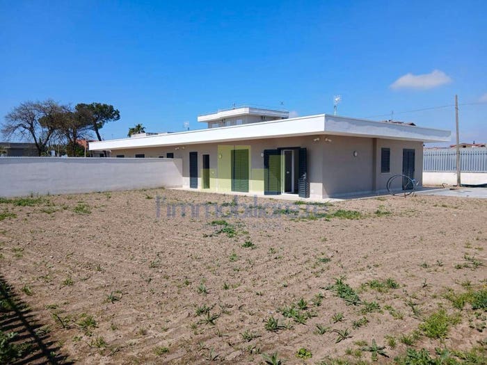 Casa con 5 locali in vendita in Calvizzano