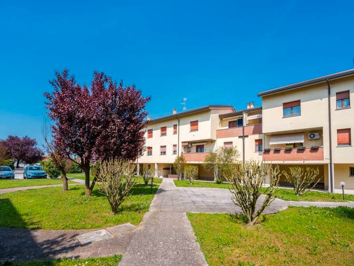 Appartamento bilocale in vendita in Via Galvani, Cento Paese, Cento