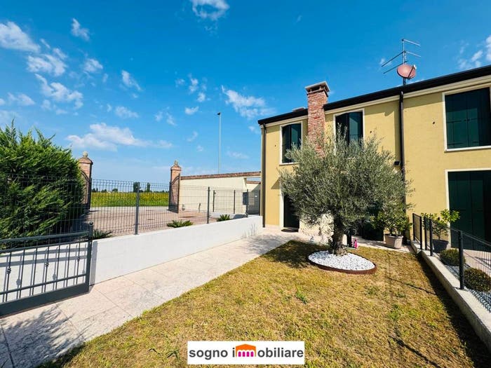 Casa trilocale in vendita in Via Pier Domenico Frattini, Centro, Legnago