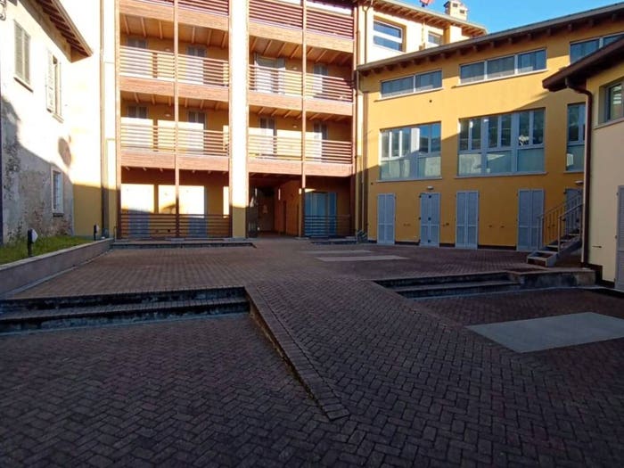 Appartamento bilocale in vendita in Via Giuseppe Gadda, Centro, Rogeno