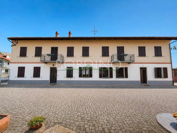 Casa con 6 locali in vendita in Corso Guglielmo Marconi snc, Centro, Magliano Alfieri