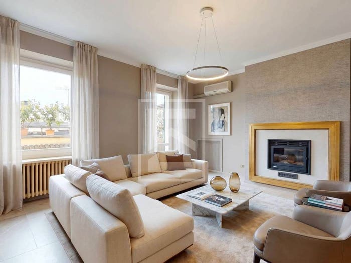 Appartamento con 6 locali in vendita in corso Zanardelli, Centro, Gardone Riviera