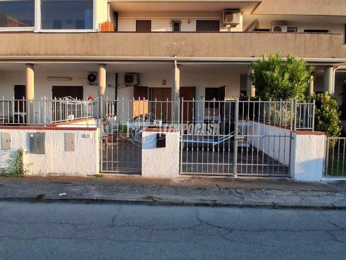 Appartamento trilocale in vendita in Via Monte Grappa, Comacchio Città, Comacchio