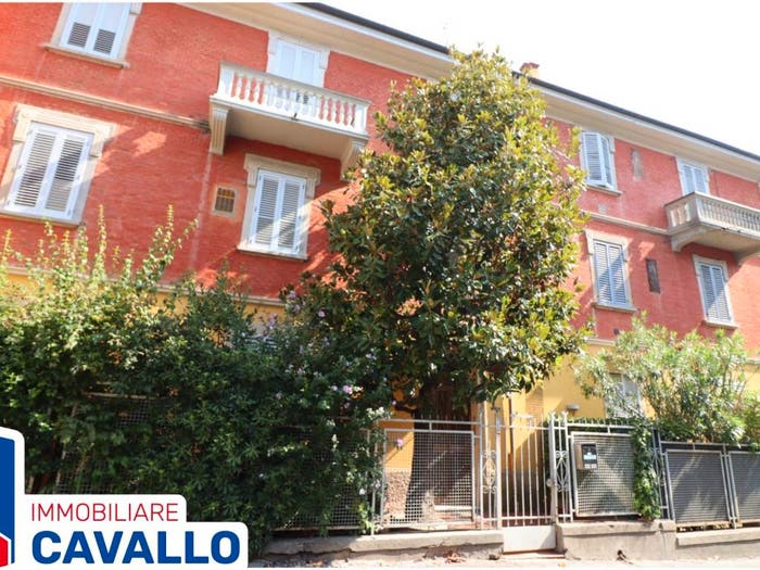 Appartamento trilocale in vendita in Via Francesco Petrarca, Colli San Mamolo, Bologna