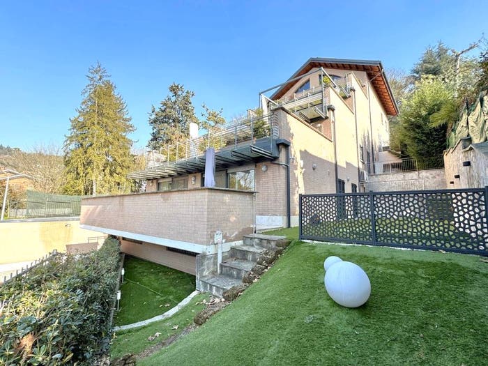 Appartamento con 6 locali in vendita in Strada Cesare Ferrero di Cambiano, Boccia d'Oro, Moncalieri