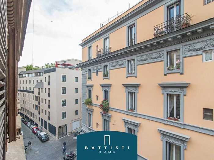 Appartamento con 5 locali in vendita in Piazza Benedetto Cairoli, Campo de' Fiori, Roma