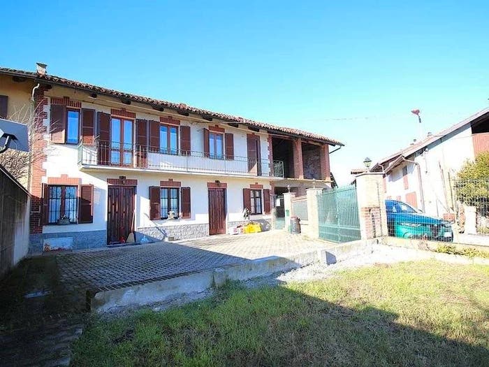 Casa quadrilocale in vendita in Aramengo