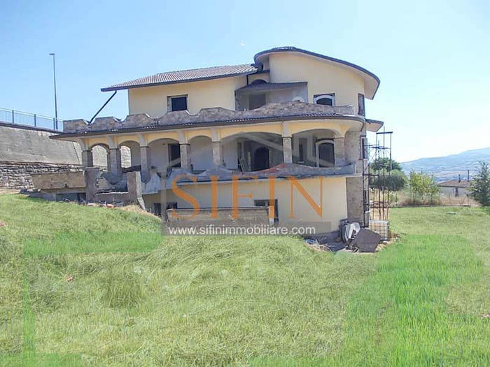 Casa con 6 locali in vendita in Contrada Fontana del Bosco, Melito Irpino