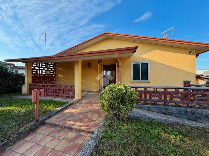 Casa quadrilocale in vendita in Via Scovizze, Isola Vicentina