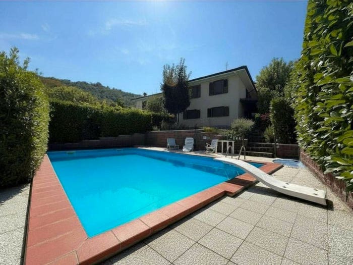 Casa con 6 locali in vendita in Centro, Rivergaro