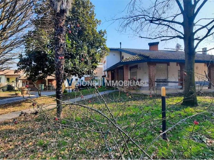 Casa con 6 locali in vendita in Largo San Giorgio, Centro, Noale
