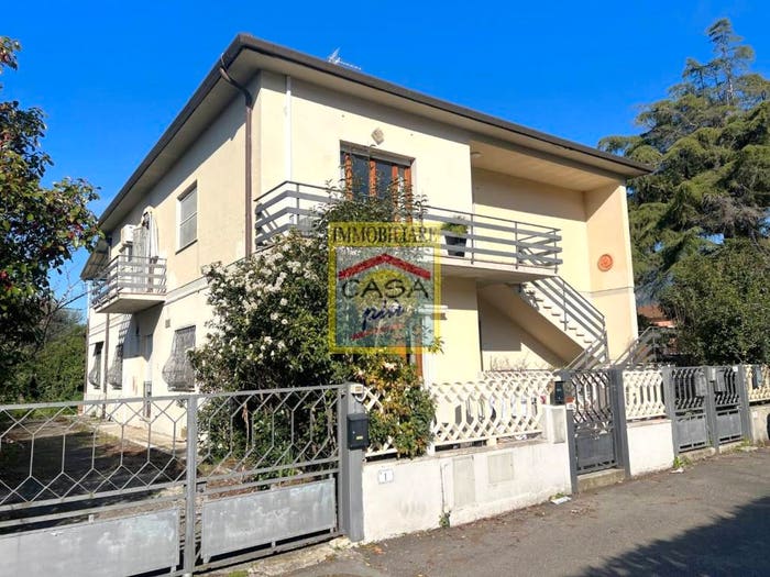 Casa con 6 locali in vendita in Via Trieste, Centro, Calci