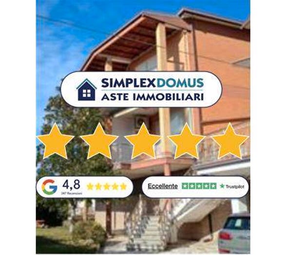 Appartamento con 6 locali in vendita in Via S Maria Apparente, Centro, Monte Urano