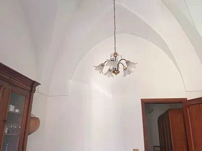 Casa con 6 locali in vendita in Via Della Libertà, Melpignano