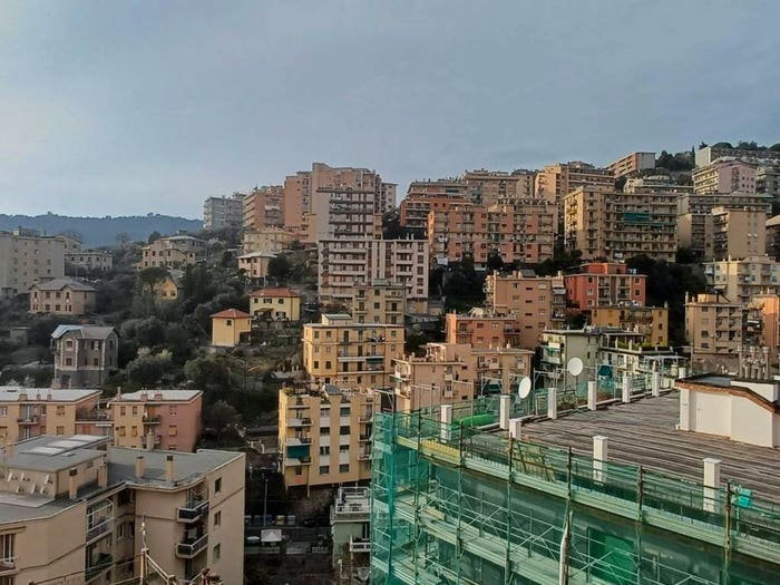 Appartamento quadrilocale in vendita in Viale Virginia Centurione Bracelli, Marassi, Genova