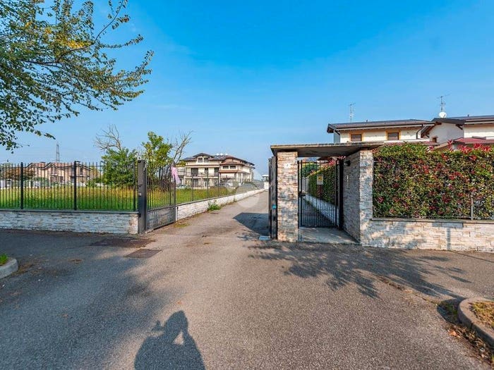 Casa con 5 locali in vendita in Via Brambilla il Giovane, Lainate