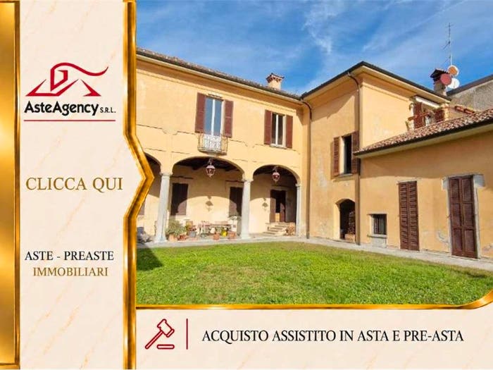 Appartamento trilocale in vendita in Via volta, Centro, Azzate