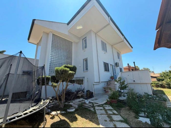 Casa con 6 locali in vendita in Via di Prato Cornelio, Acilia, Roma