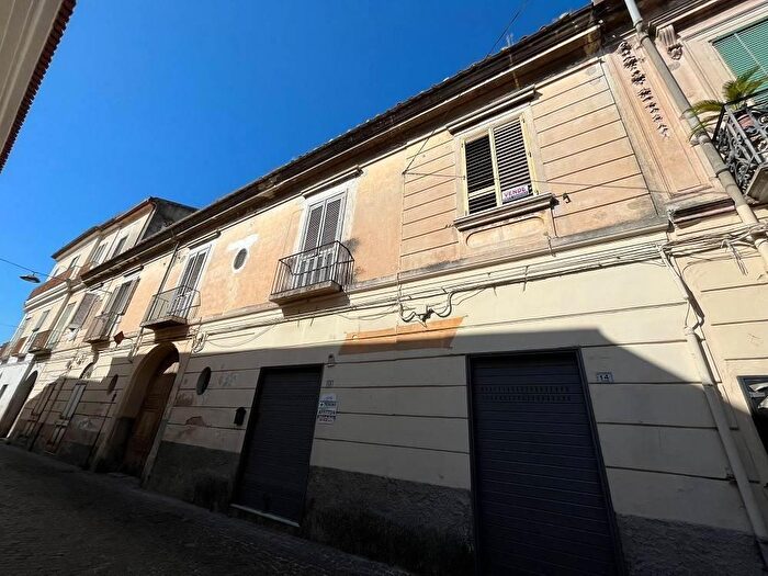 Appartamento quadrilocale in vendita in Via Vescovo Natale, Casapulla