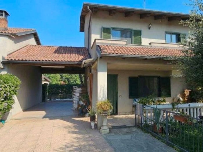 Casa con 5 locali in vendita in via Prabello, Osasco
