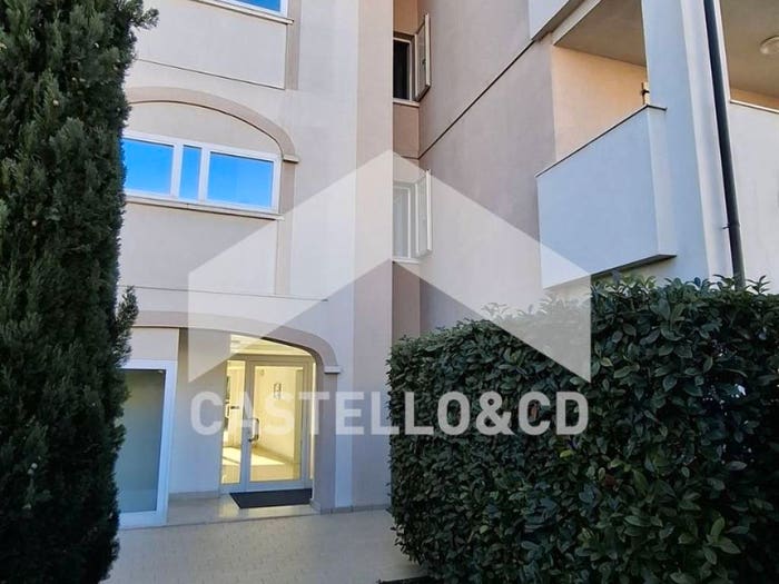 Appartamento trilocale in vendita in VIA MONTE BALDO, Entroterra, Desenzano del Garda