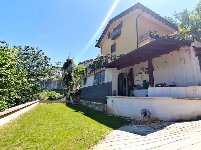 Casa con 6 locali in vendita in Viale Giacomo Matteotti, Centro, Anagni