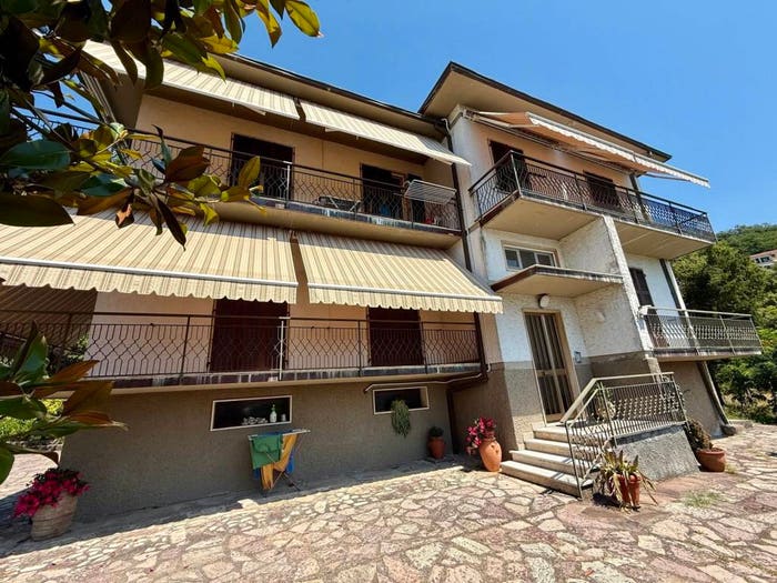 Casa con 6 locali in vendita in Foce Marinasco, La Spezia