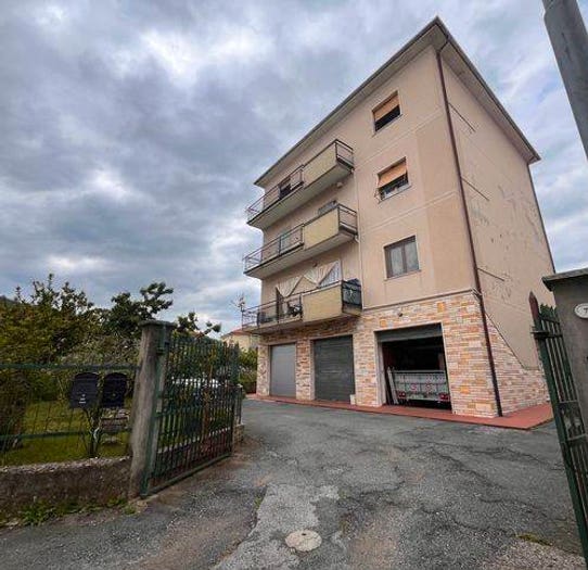 Appartamento quadrilocale in vendita in Via Giuseppe Mazzini, Centro, Carcare