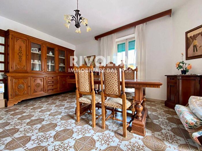 Appartamento trilocale in vendita in Piazza del Plebiscito, Centro, Orbetello