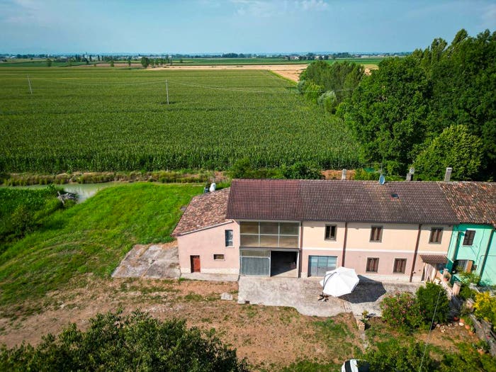 Casa con 6 locali in vendita in Strada Asinaria, Asola