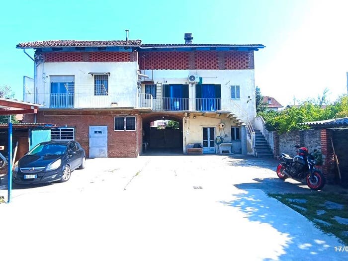 Casa con 6 locali in vendita in Via Averardi, Montanaro