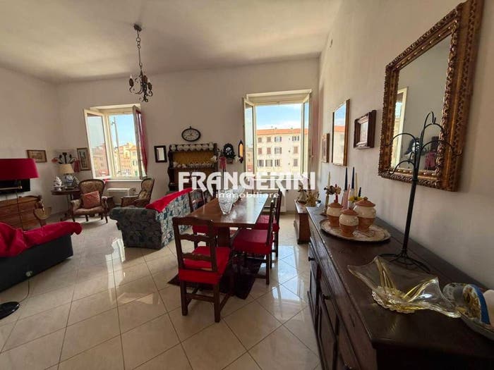 Appartamento quadrilocale in vendita in Scali delle Barchette, Quartiere Venezia, Livorno
