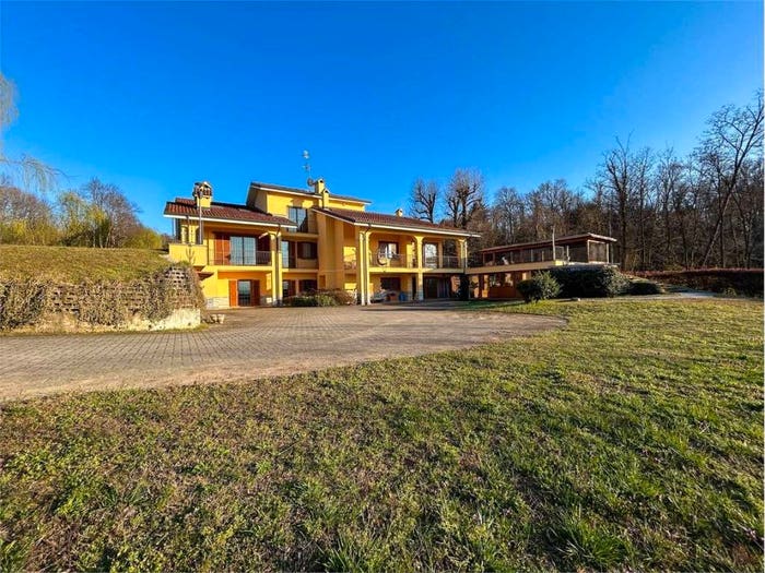Casa con 6 locali in vendita in via lazzaretto, Golasecca