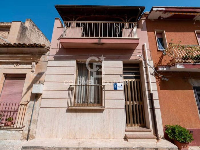 Casa con 6 locali in vendita in via Fenice, Centro, Comiso