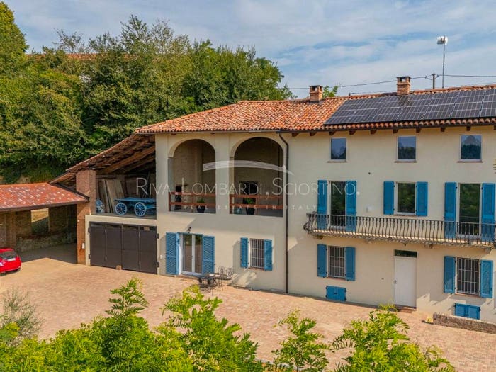 Casa con 6 locali in vendita in Via Madonna, Cossombrato