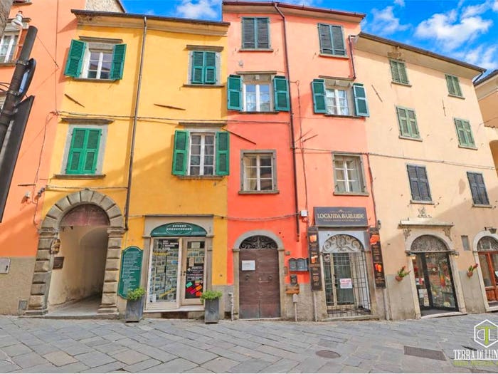 Appartamento trilocale in vendita in VIA GARIBALDI, Centro, Pontremoli