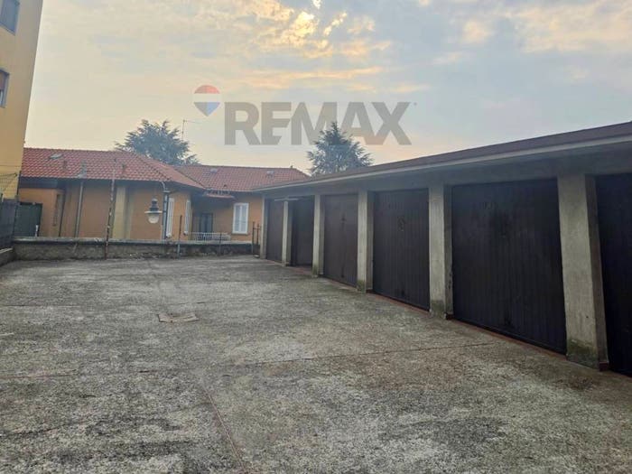 Appartamento con 6 locali in vendita in via umberto I, Renate
