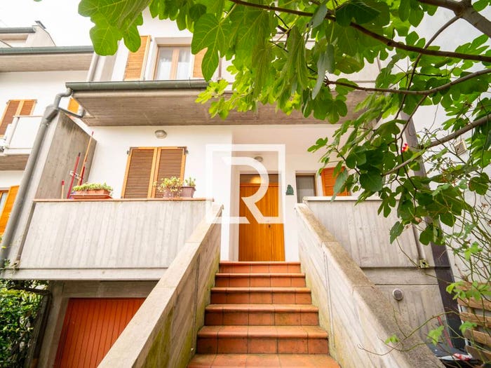 Casa quadrilocale in vendita in Via Carlo Cicognani, Parco Urbano Piscina, Forlì