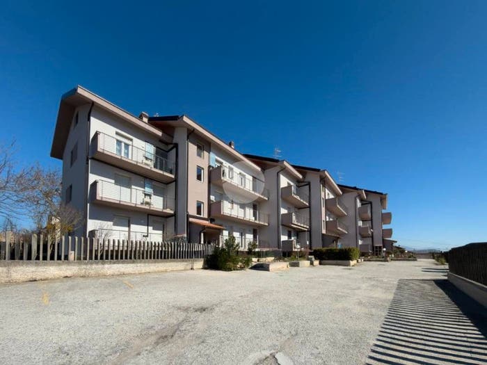 Appartamento trilocale in vendita in Via Montagnino, Coppito Preturo, L'Aquila