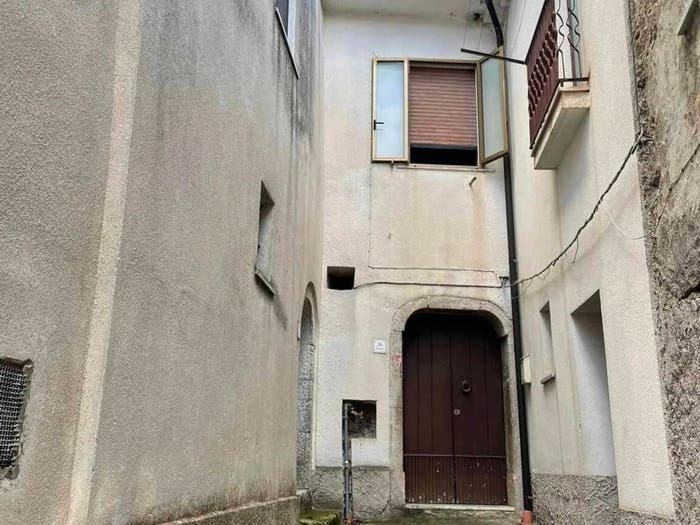 Casa quadrilocale in vendita in Via Volpe, Montella