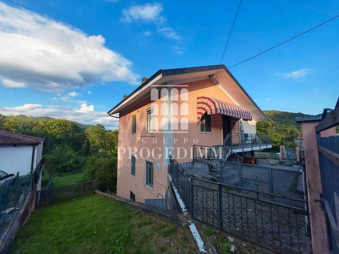 Casa con 6 locali in vendita in Borgata Porteglio, Centro, Giaveno