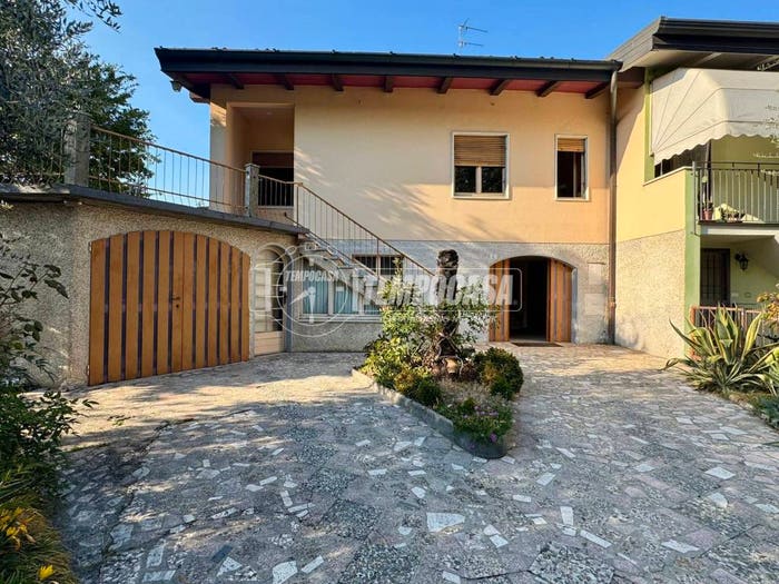 Appartamento quadrilocale in vendita in Via Quinta, Villaggio Sereno, Brescia