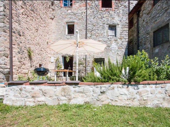 Casa con 5 locali in vendita in Località Carraia, Pescaglia