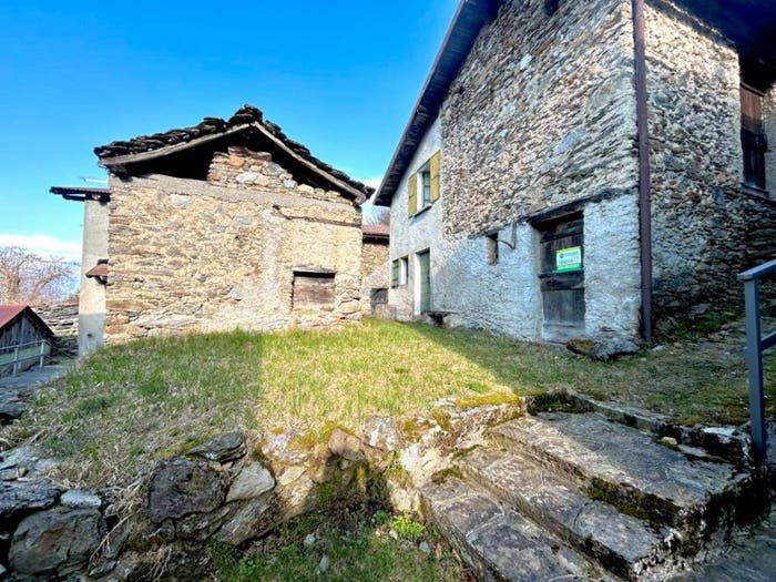 Casa quadrilocale in vendita in Loc vezzè, Dorio