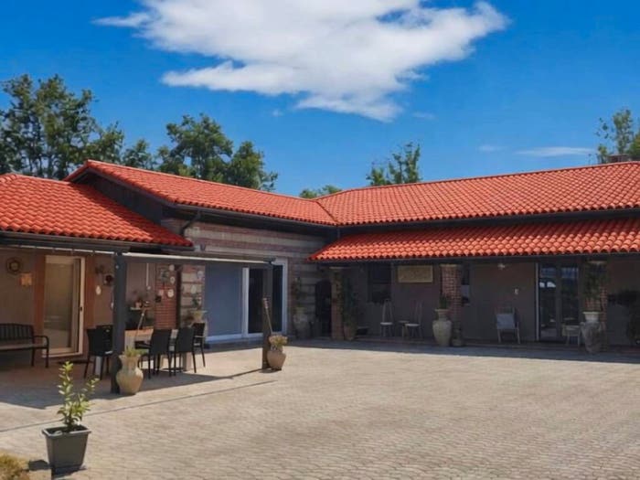 Casa con 6 locali in vendita in Frazione Quarto Superiore, Quarto Valenzani, Asti