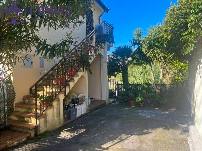 Casa quadrilocale in vendita in via privata villa, Centro, Balestrino