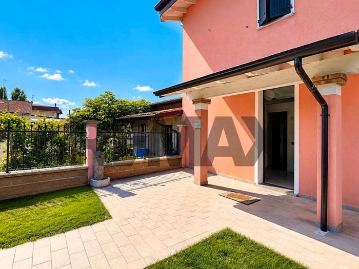 Casa trilocale in vendita in via figlie della carità di san vincenzo de paoli, Piadena, Piadena Drizzona