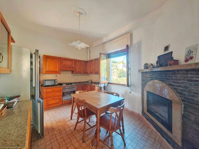 Casa con 6 locali in vendita in Via della Grillaia, Casano Dogana Isola, Luni