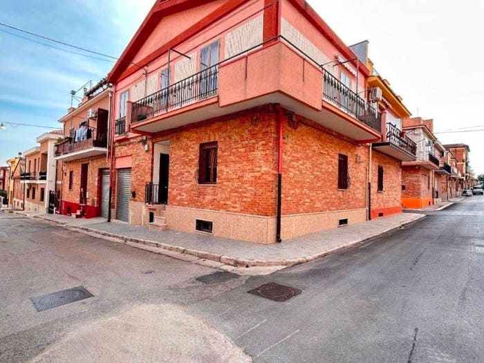 Casa con 6 locali in vendita in Via Milazzo, Torremaggiore